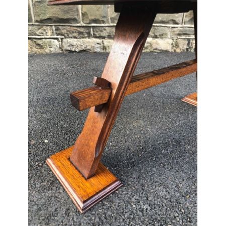 Ungewöhnlicher antiker Couchtisch aus Eichenholz