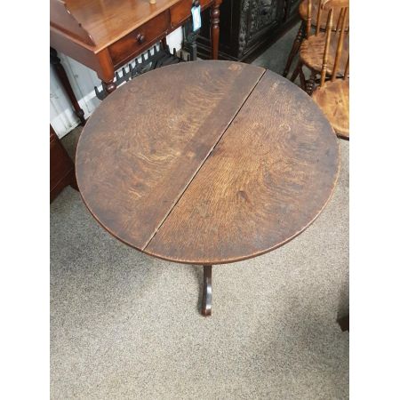 Antiker georgischer Stativtisch aus Eichenholz