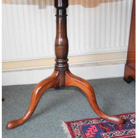 Antiker Beistelltisch/Occassional Table aus Mahagoni Massivholz