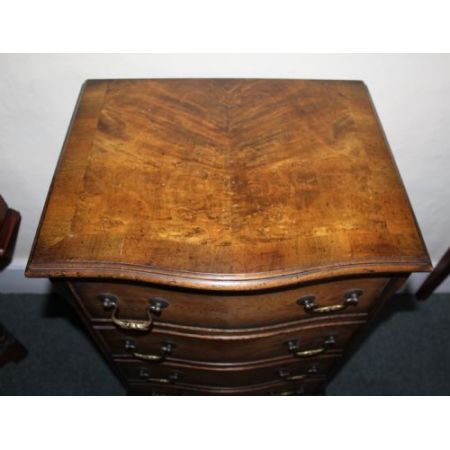 Antike Kommode aus Mahagoni Massivholz 1930