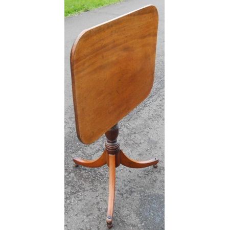 Antiker Mahagoni Stativtisch mit Kippplatte