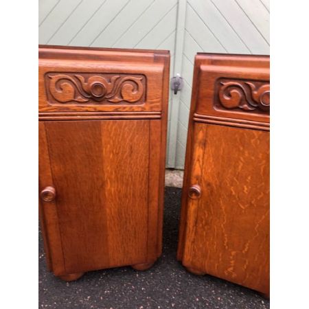 Antikes Paar   ART DECO Nachttische aus Eichenholz