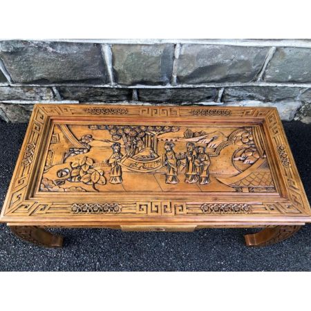 Antiker orientalischer Couchtisch