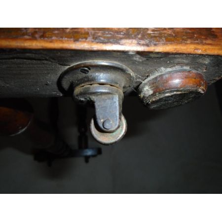 Antiker viktorianischer Walnuss-Spieltisch