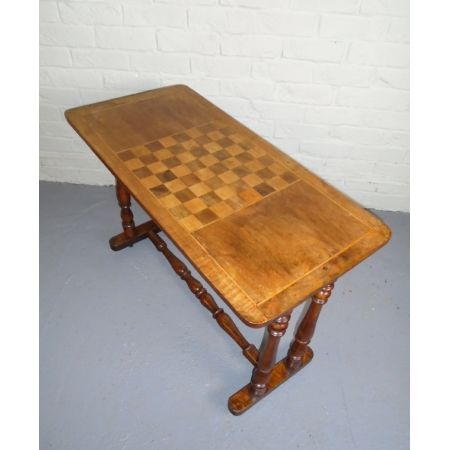 Antiker viktorianischer Walnuss-Spieltisch