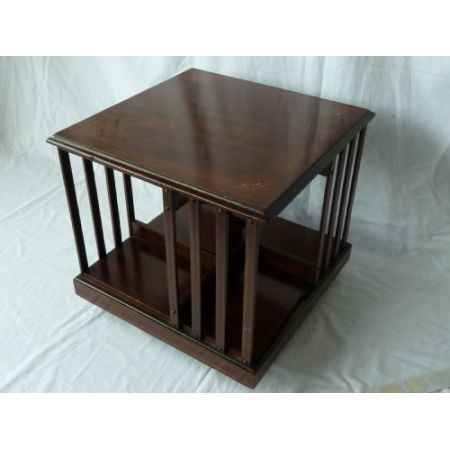 Antikes drehbares Inlaid Bücherregal aus Mahagoni