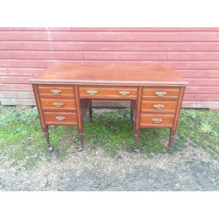 Antiker Kneehole Schreibtisch aus Walnussholz