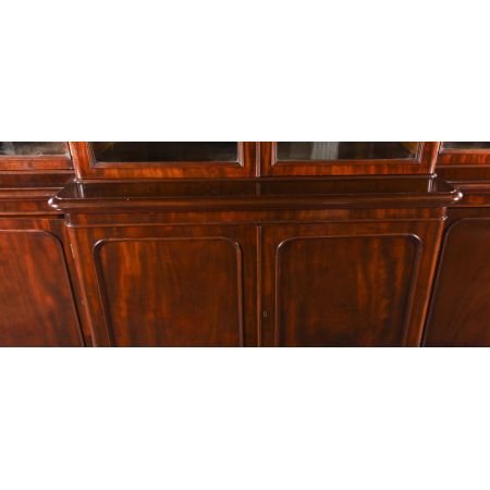 Antiker Breakfront Bücherschrank aus Flame Mahagoni