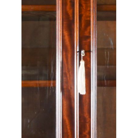 Antiker Breakfront Bücherschrank aus Flame Mahagoni