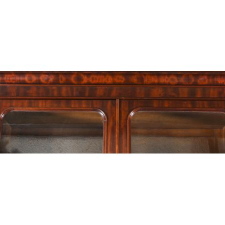 Antiker Breakfront Bücherschrank aus Flame Mahagoni