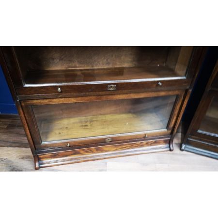 Antikes Paar Eichenholz Bücherschränke im Globe Wernicke Stil