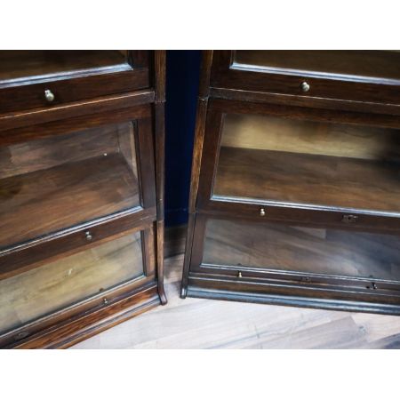 Antikes Paar Eichenholz Bücherschränke im Globe Wernicke Stil