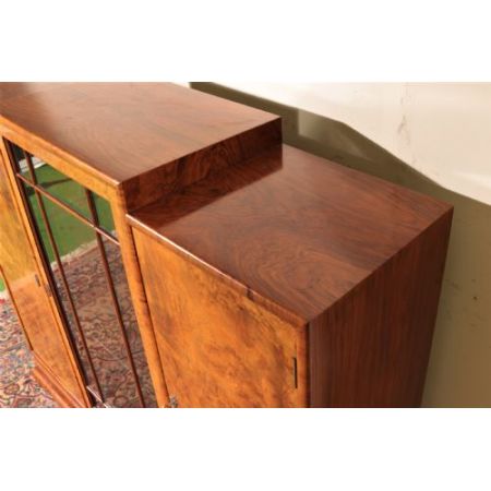 Antiker Dekoth Schrank aus Walnussholz