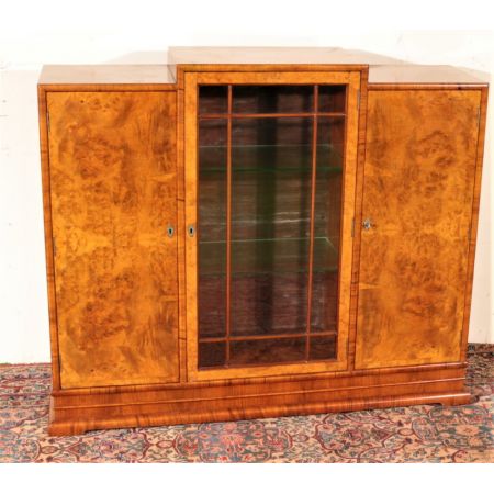 Antiker Dekoth Schrank aus Walnussholz