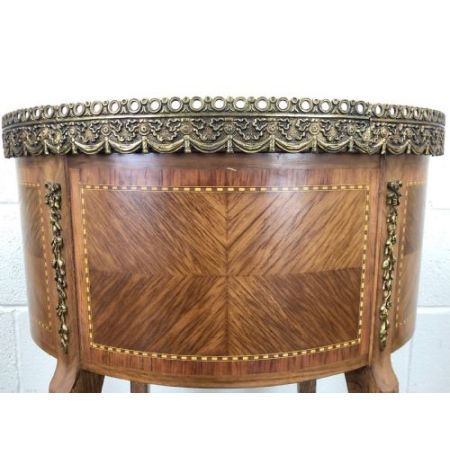 Antiker französischer Nachttisch aus Kingwood von 1920