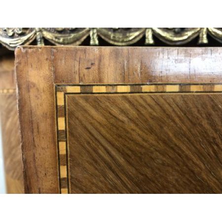 Antiker französischer Nachttisch aus Kingwood von 1920