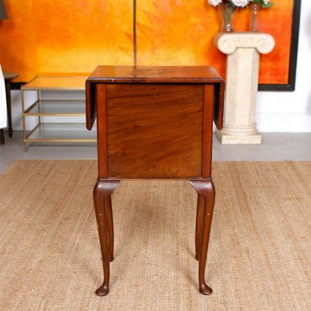 Kleine antike Kommode aus Walnussholz