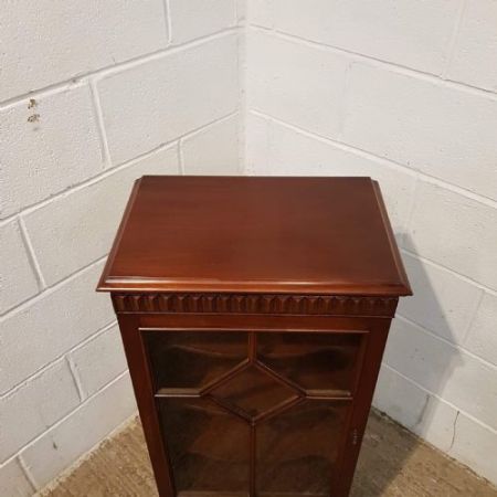 Antiker verglaster Musikschrank von ca 1900 aus Mahagoni