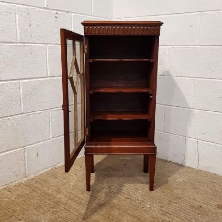 Antiker verglaster Musikschrank von ca 1900 aus Mahagoni