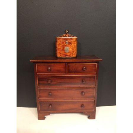 Antike Minaturkommode aus Mahagoni Massivholz 1820