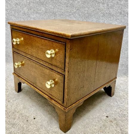 Antike Eichenholz Kommode aus dem 19. Jahrhundert