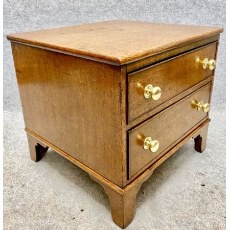 Antike Eichenholz Kommode aus dem 19. Jahrhundert