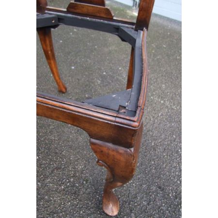 Antikes Set mit sechs Esszimmerstühlen aus Walnussholz