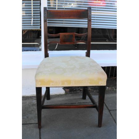 Set mit sechs Stühlen aus Mahagoni