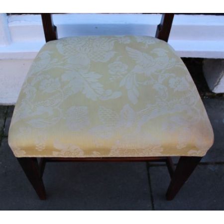 Set mit sechs Stühlen aus Mahagoni