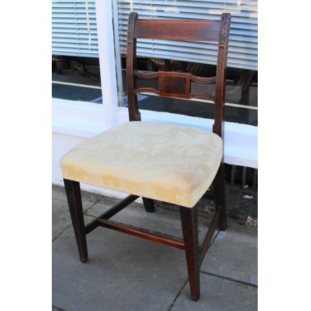 Set mit sechs Stühlen aus Mahagoni