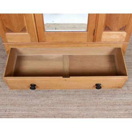 Antike Arts & Crafts Gaderobe aus Eichenholz 