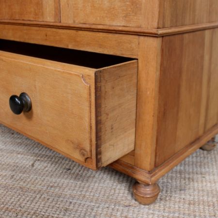 Antike Arts & Crafts Gaderobe aus Eichenholz 