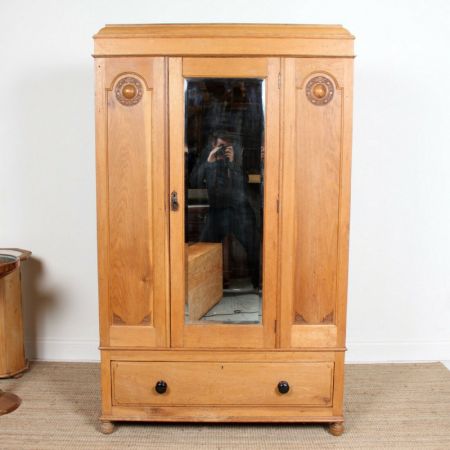 Antike Arts & Crafts Gaderobe aus Eichenholz 