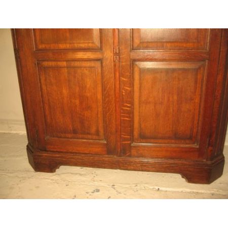 Antiker zweitüriger Kleiderschrank aus Eichenholz