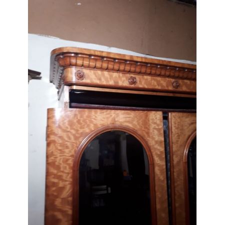 Antike Gaderobe aus Satin Brikenholz 