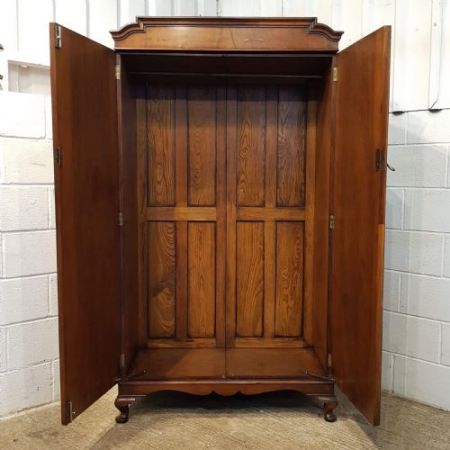 Antike Doppelgarderobe aus Nussbaumholz von 1920