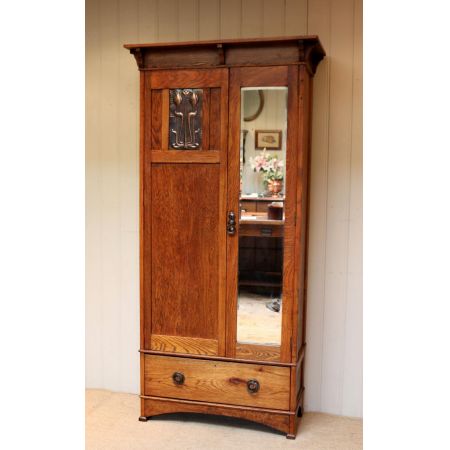 Kleiner Arts & Crafts Kleiderschrank aus Eichenholz