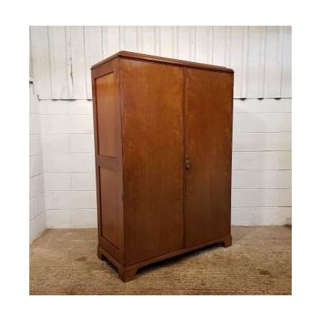 Antiker doppelter Kleiderschrank aus Walnussholz von ca 1920