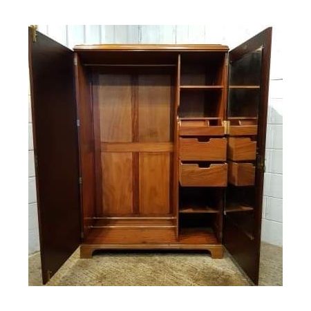 Antiker doppelter Kleiderschrank aus Walnussholz von ca 1920