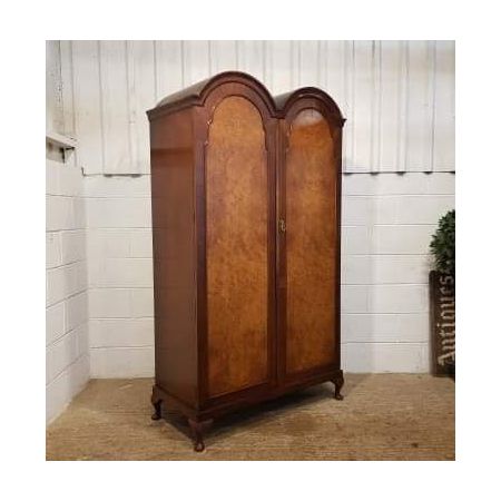 Antike Doppelgaderobe aus Walnussholz um 1920