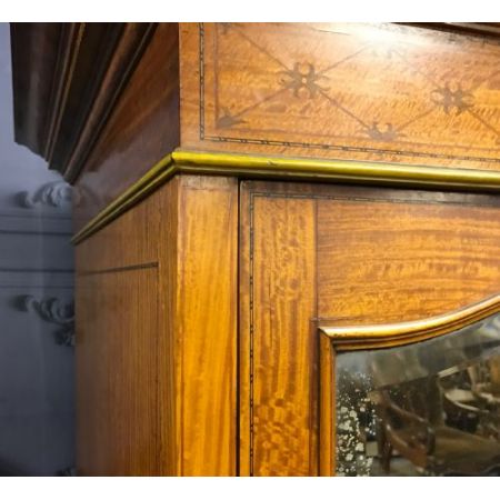 Antike Inlaid Gaderobe aus Satinholz