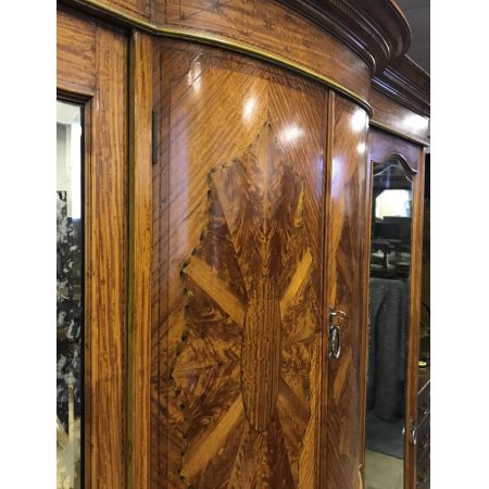 Antike Inlaid Gaderobe aus Satinholz