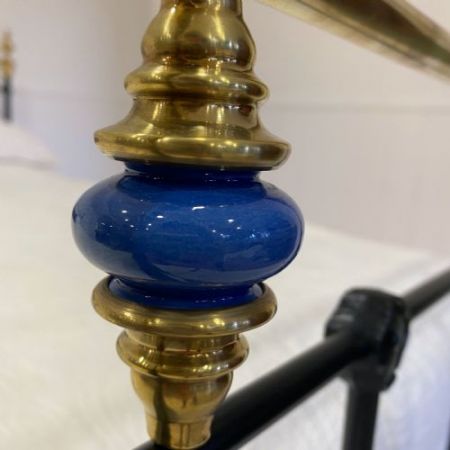 Antikes Kingsize-Bett aus Messing und Eisen