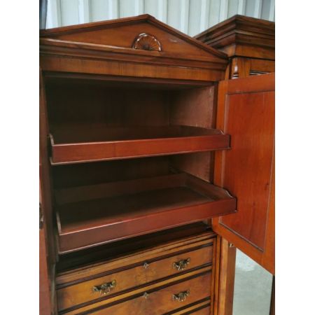 Antiker dreifacher Kleiderschrank aus der viktorianischen Epoche