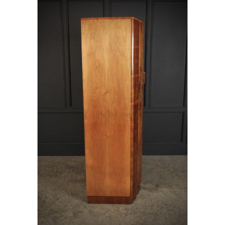 Art-Deco-Kleiderschrank aus Walnussholz