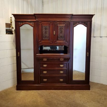 Antiker Breakfront Gaderobe aus Mahagoni