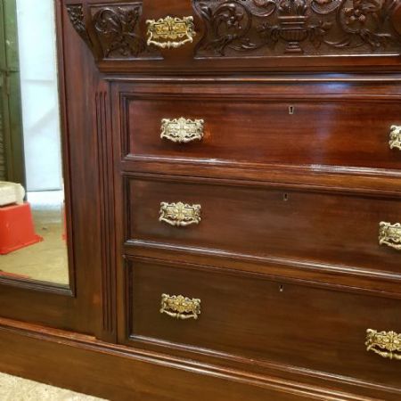 Antiker Breakfront Gaderobe aus Mahagoni