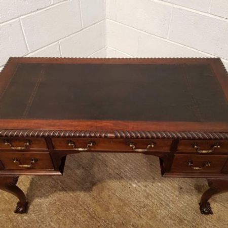 Antiker Schreibtisch aus Mahagoni Massivholz 1900