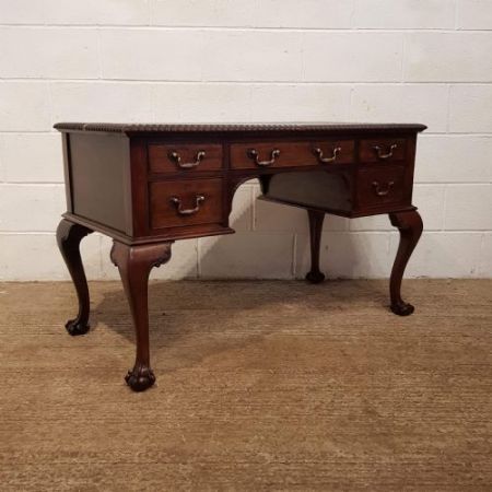 Antiker Schreibtisch aus Mahagoni Massivholz 1900