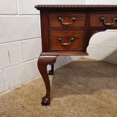 Antiker Schreibtisch aus Mahagoni Massivholz 1900